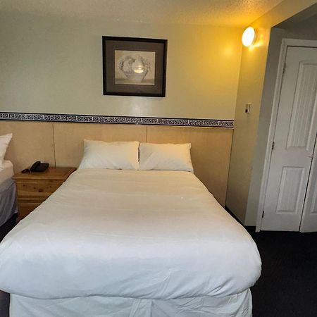 Silver Crest Lodge Grande Prairie Bagian luar foto