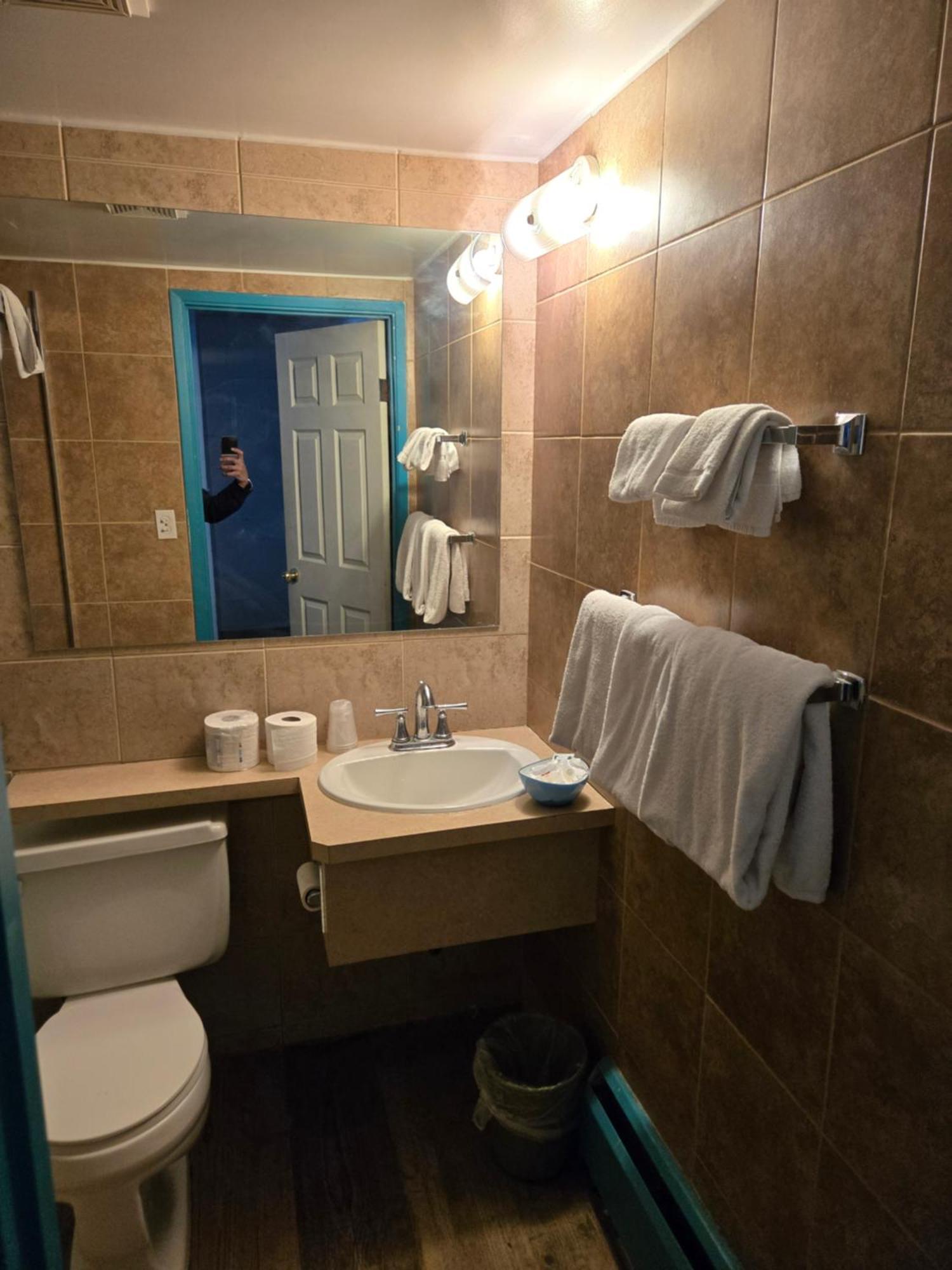 Silver Crest Lodge Grande Prairie Bagian luar foto